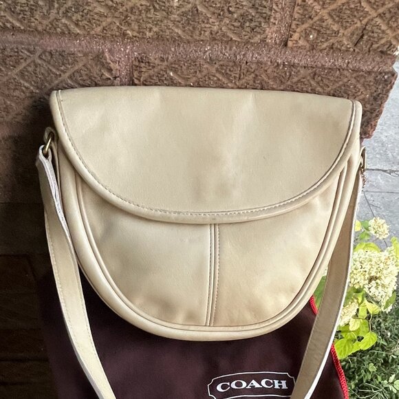 COACH Vintage 80s Paris Small Butter Cream Half Moon Shoulder Crossbody Bag Dust - Picture 1 of 8